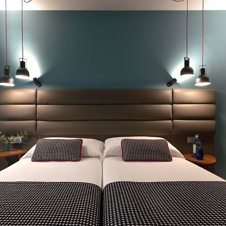 Hotel Pamplona Plaza Екстер'єр фото