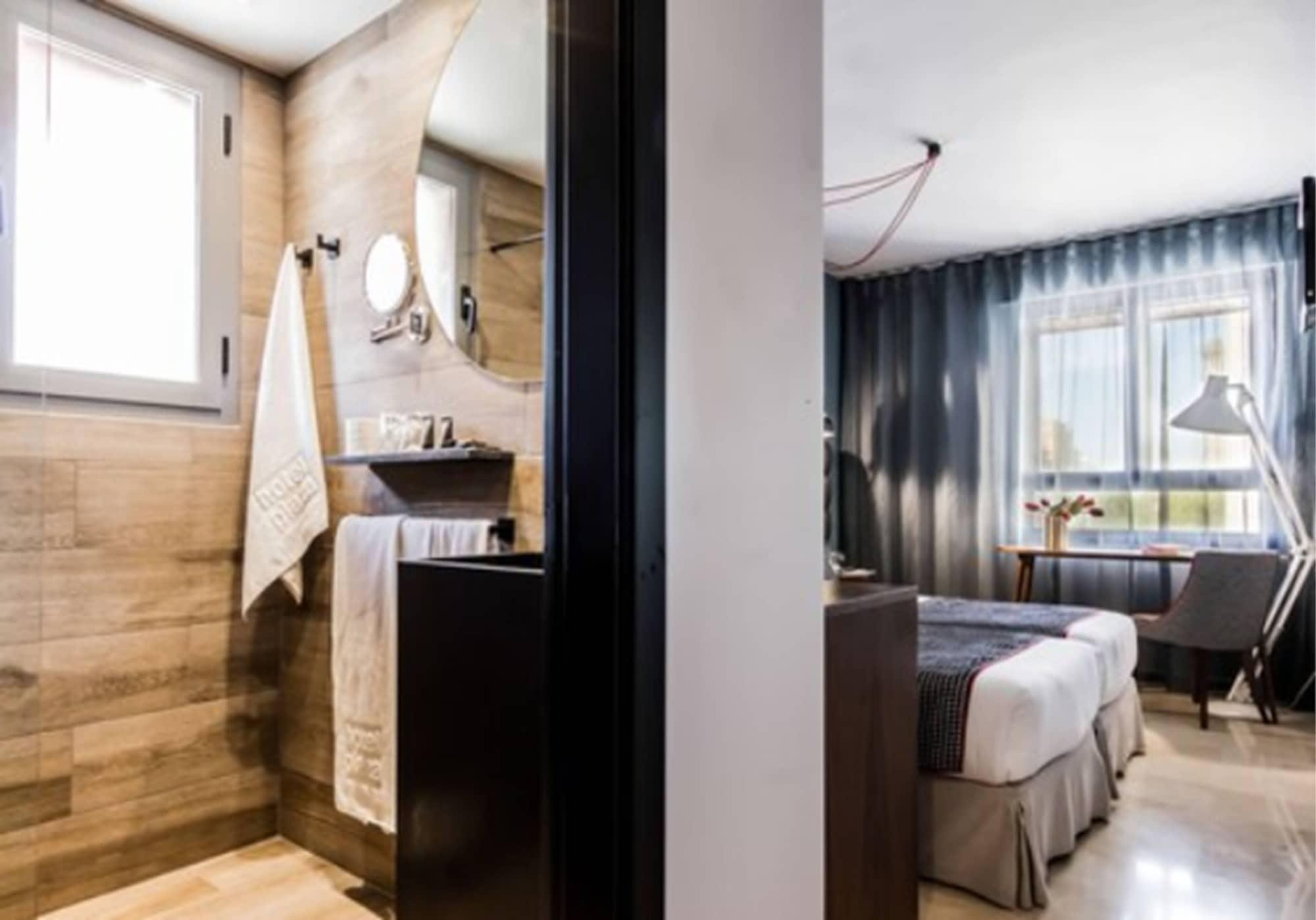 Hotel Pamplona Plaza Екстер'єр фото