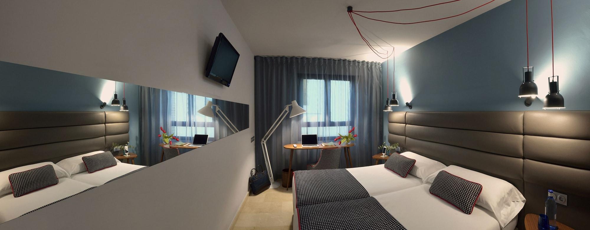Hotel Pamplona Plaza Екстер'єр фото