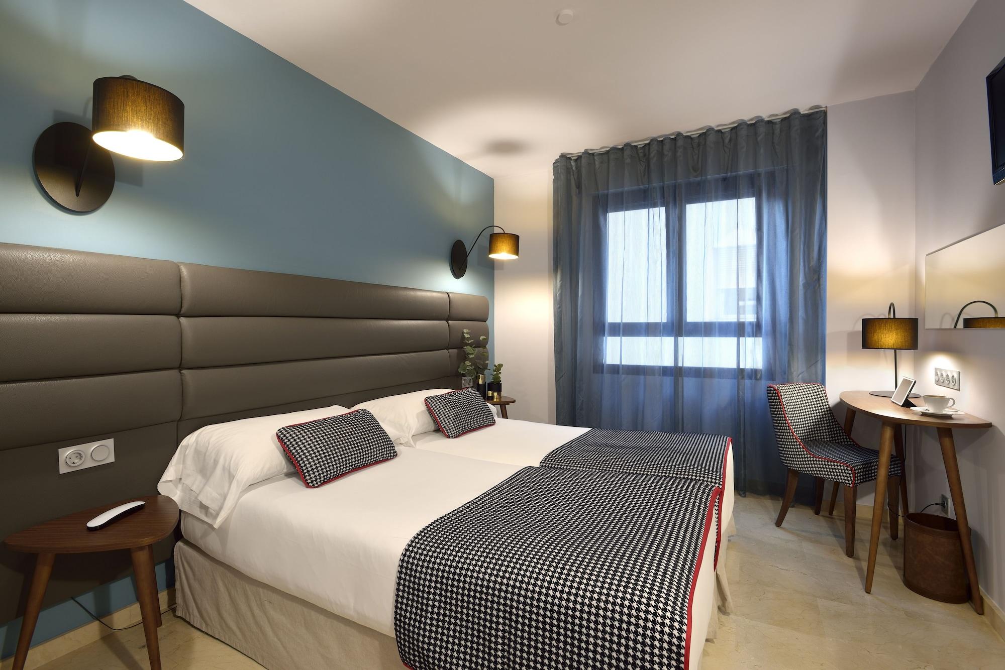 Hotel Pamplona Plaza Екстер'єр фото