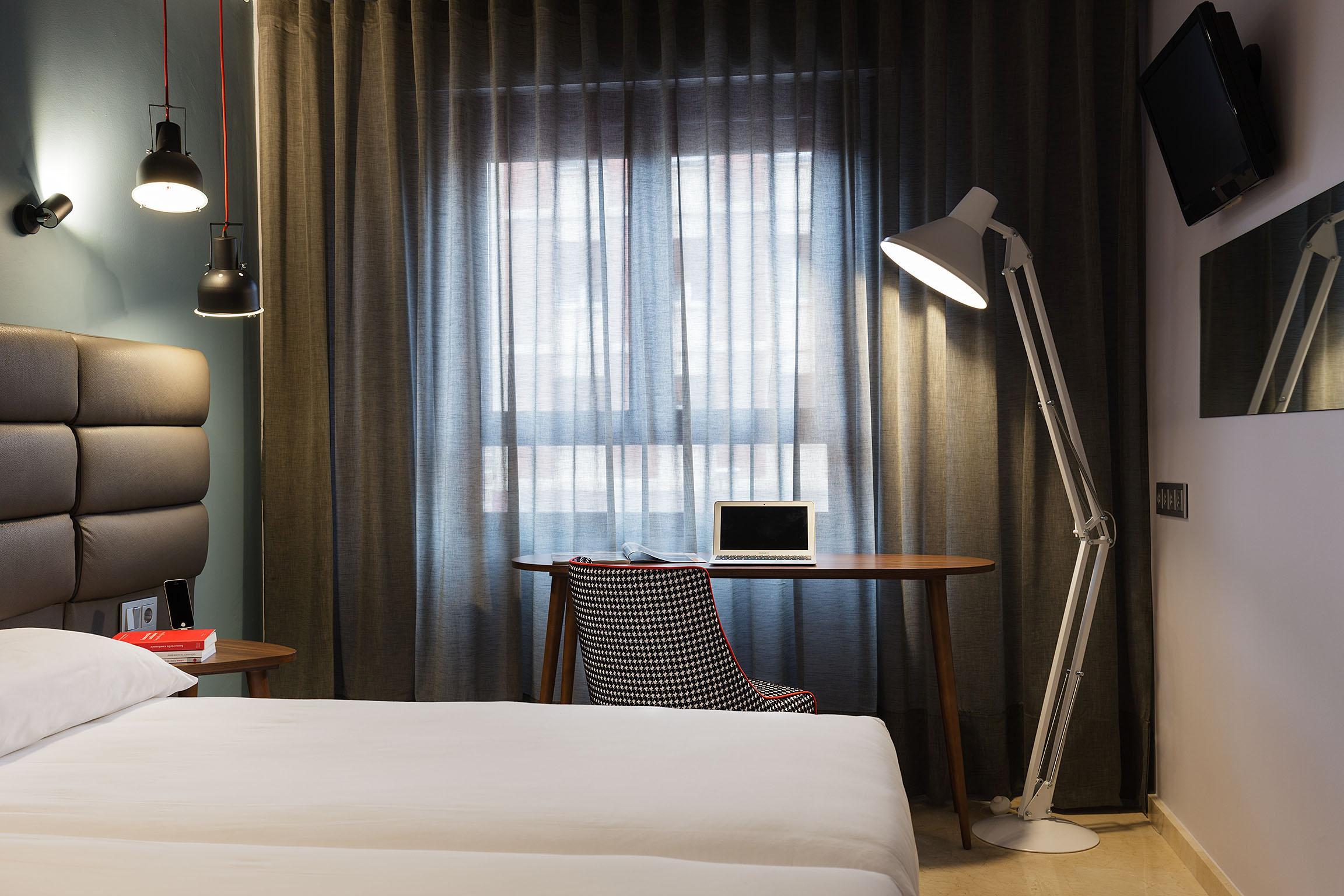 Hotel Pamplona Plaza Екстер'єр фото
