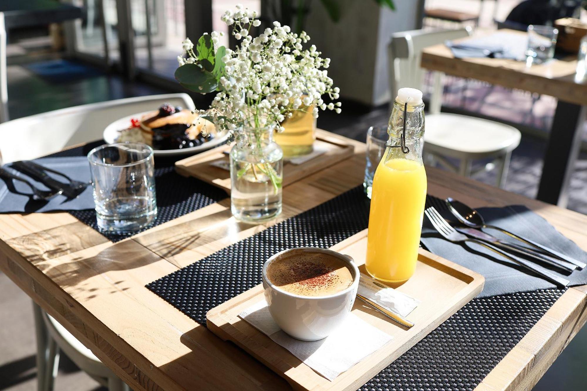 Hotel Pamplona Plaza Екстер'єр фото