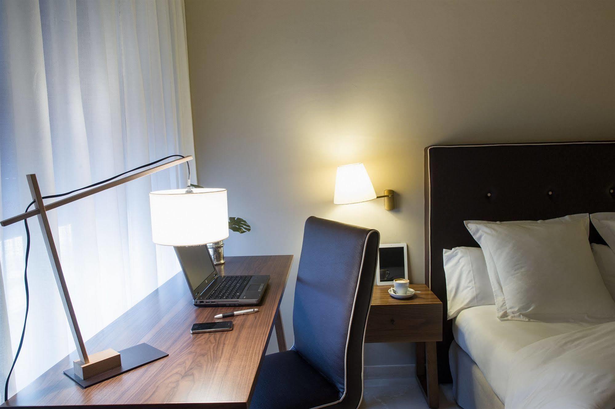 Hotel Pamplona Plaza Екстер'єр фото