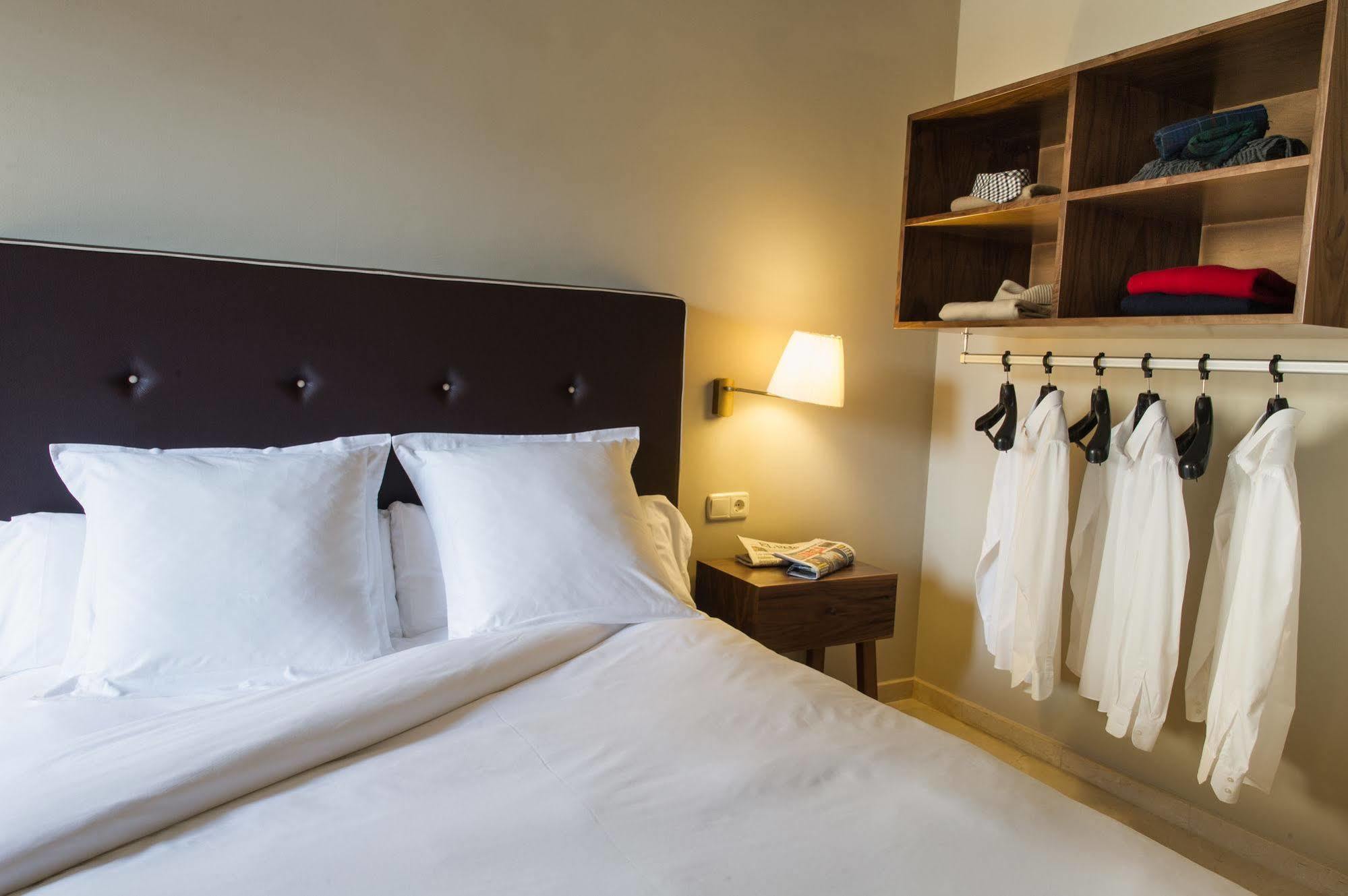 Hotel Pamplona Plaza Екстер'єр фото